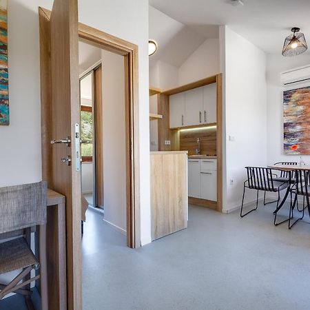 Apartments Jezera Lovisca エクステリア 写真